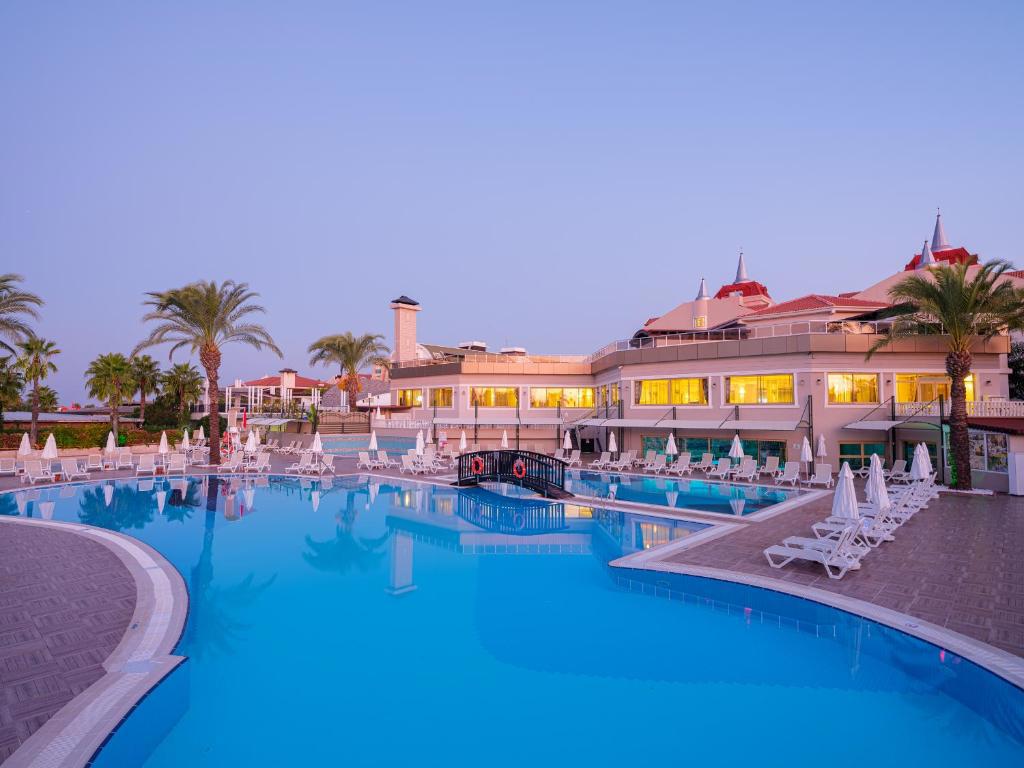 Aydinbey Famous Resort - Foto 3