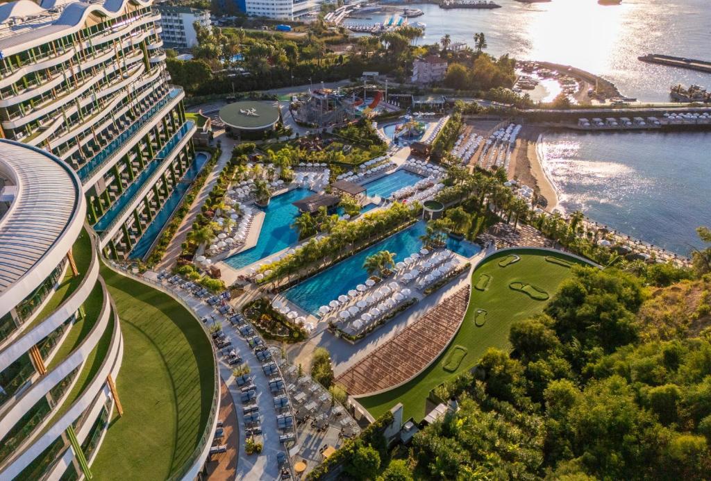 Mylome Luxury Hotel & Resort