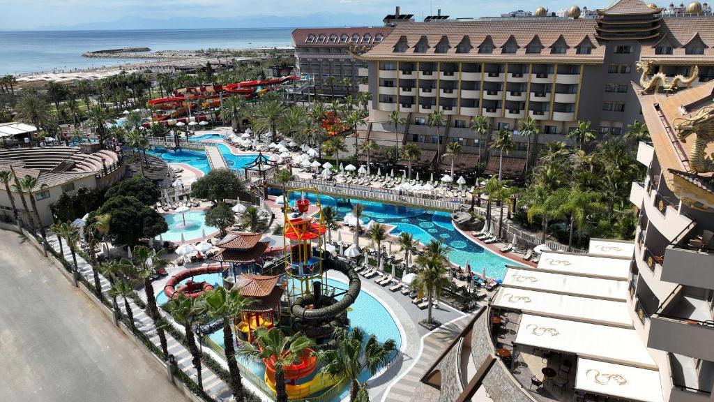 Royal Dragon Hotel - Foto 2