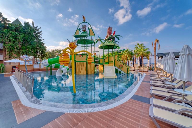 Seven Seas Palmeras Bay