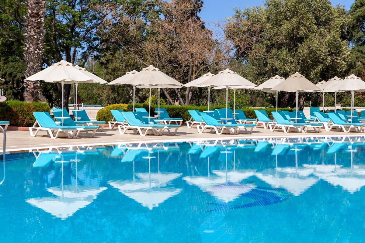 The Holiday Resort Hotel - Foto 2